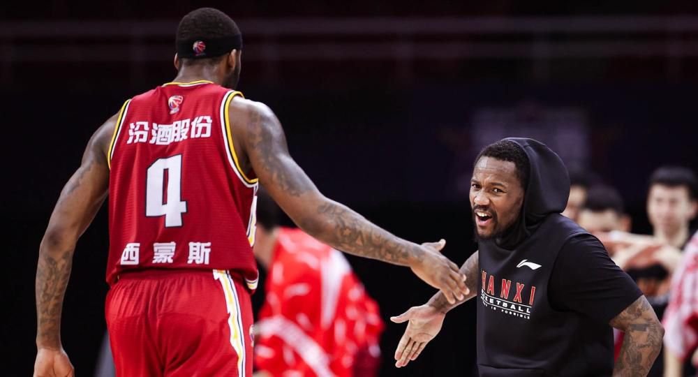 在3-2击败阿斯顿维拉之后，曼联目前排在英超积分榜的第六位。